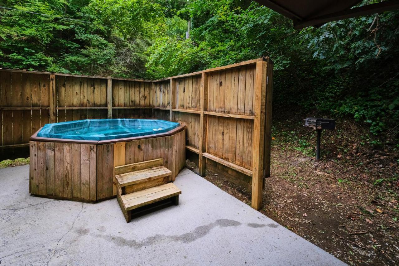 A Cabin In The Woods Pigeon Forge Exterior photo