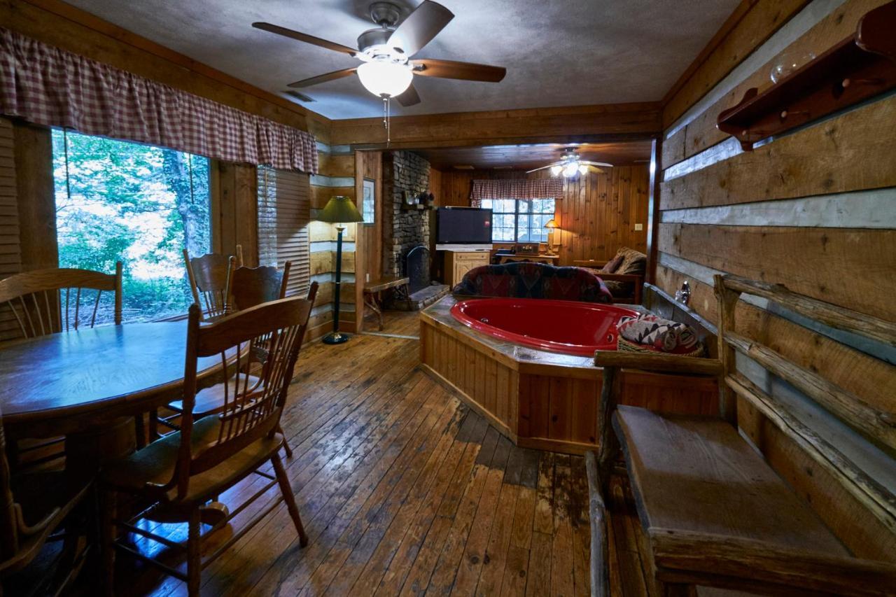 A Cabin In The Woods Pigeon Forge Exterior photo