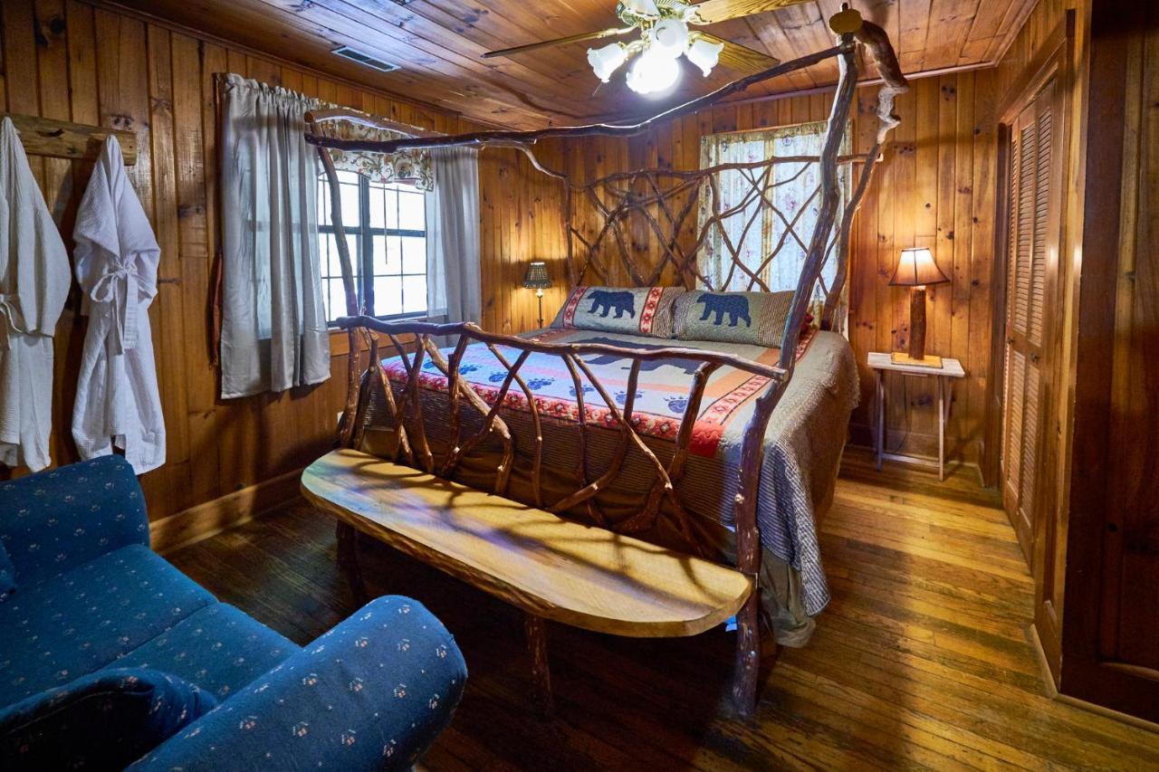 A Cabin In The Woods Pigeon Forge Exterior photo