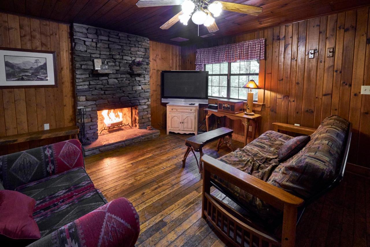 A Cabin In The Woods Pigeon Forge Exterior photo