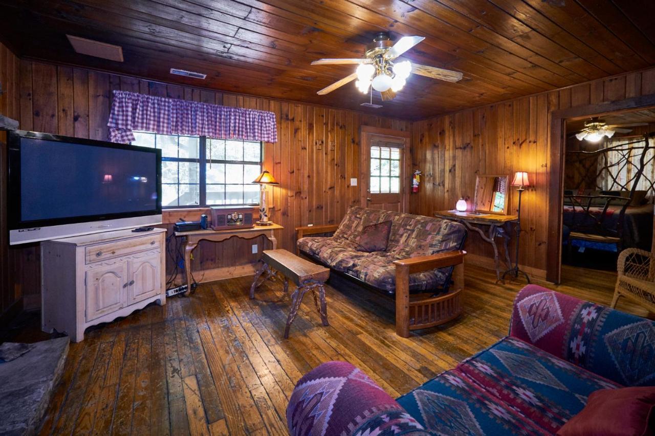 A Cabin In The Woods Pigeon Forge Exterior photo