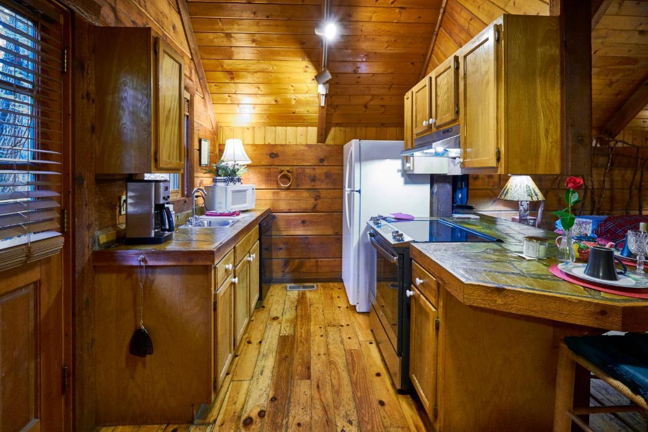 A Cabin In The Woods Pigeon Forge Exterior photo