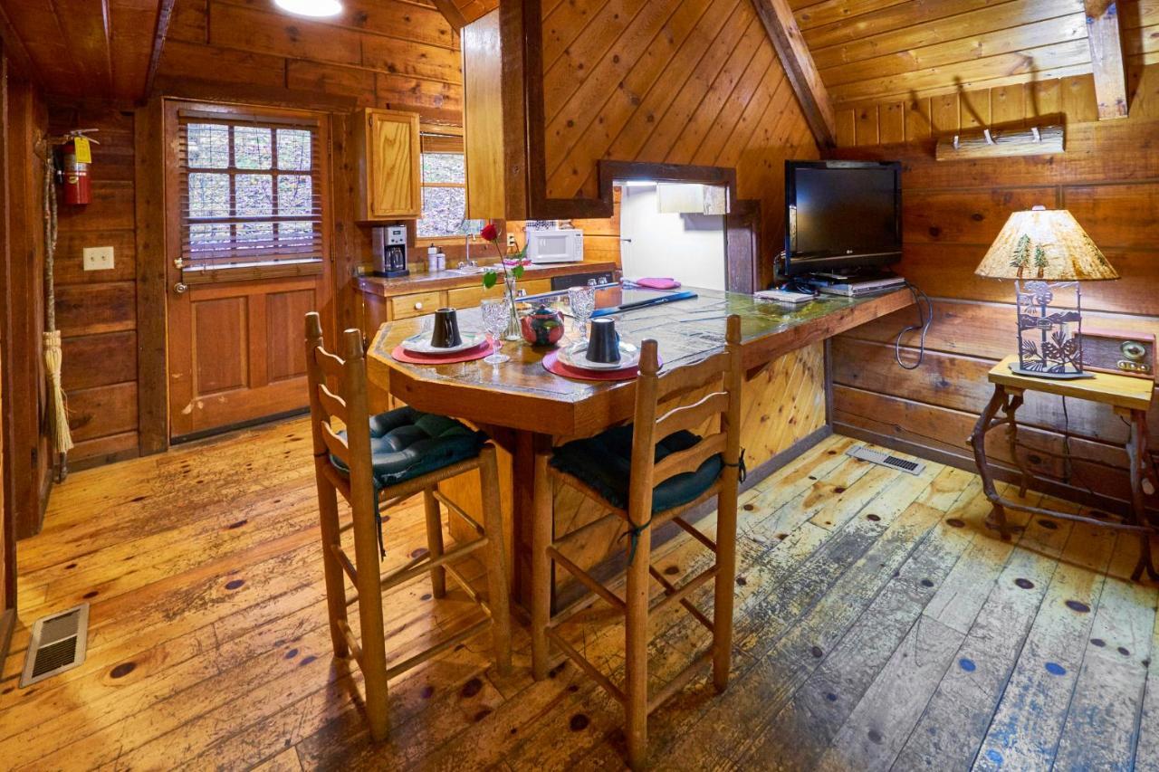A Cabin In The Woods Pigeon Forge Exterior photo